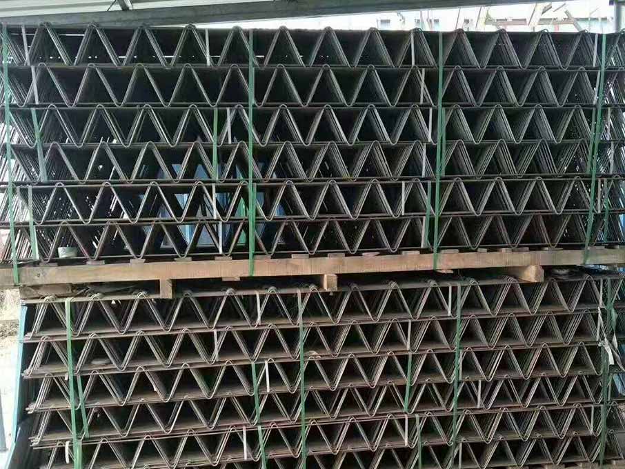 Continuous highcharis / lattice grid standard BS4482