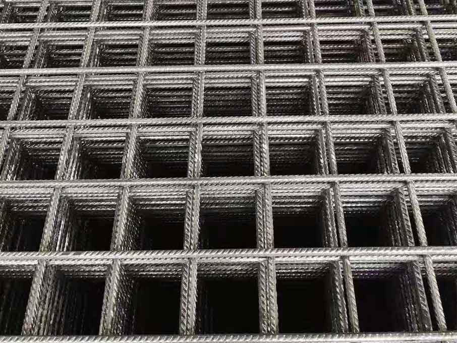 Application of reinforcing mesh in cement concrete pavement engineering of highway