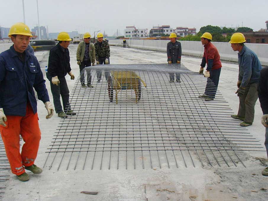 Concrete reinforcement mesh for bridge and pier construction application